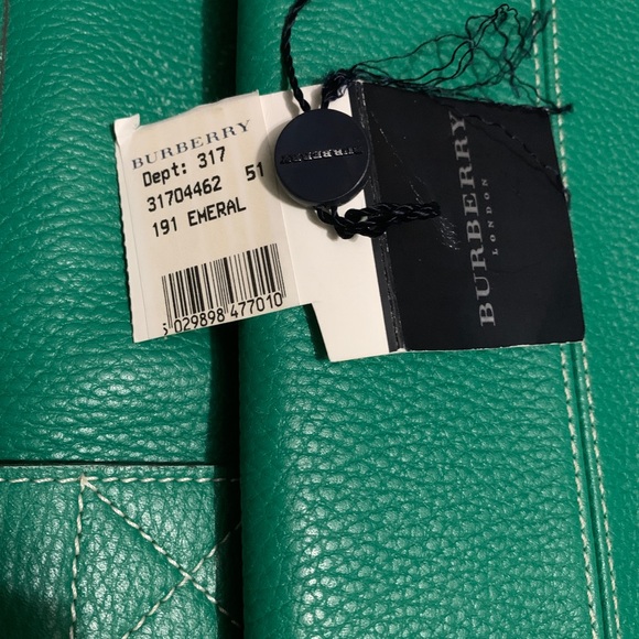 Vintage Burberry Green Purse - Picture 9 of 10